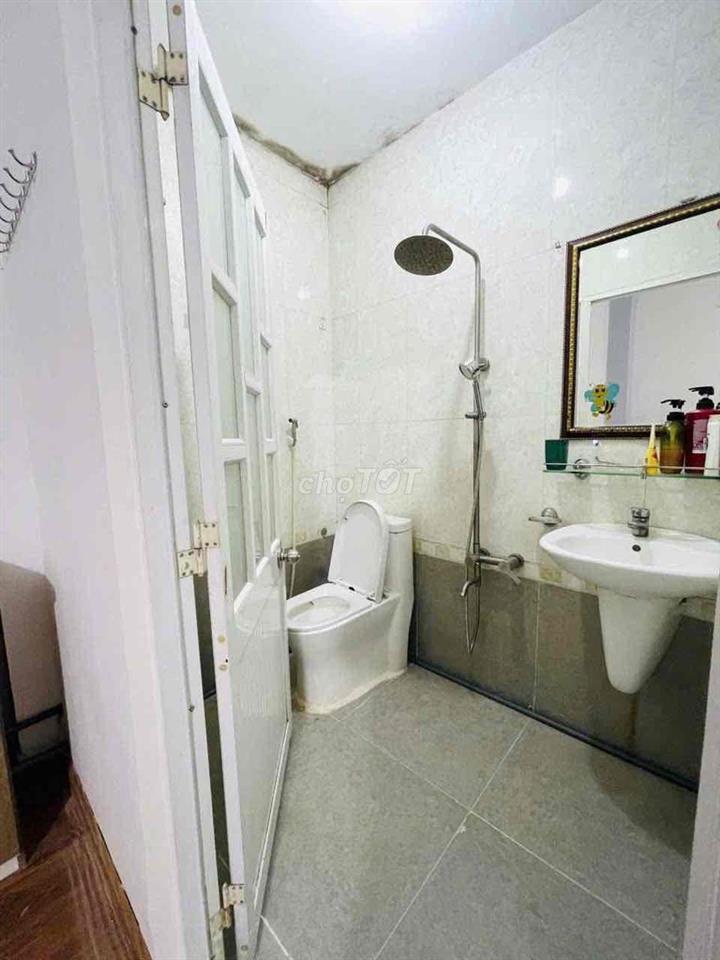 Em Trống 1 Phòng 4tr1 full Nội Thất - Ngay Đầm Sen ạ