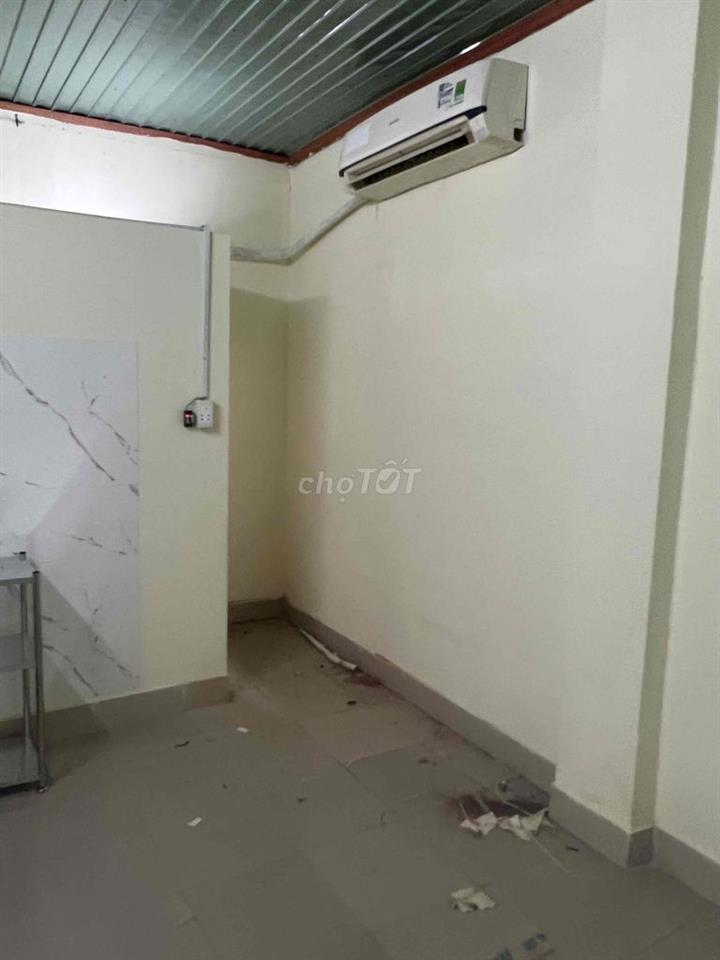 Cho Thuê Phòng Trọ Không Gác, Máy Lạnh