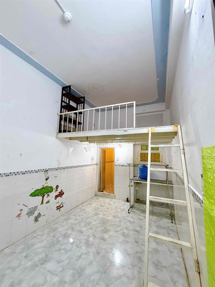 PHÒNG GÁC CAO RỘNG – Gần AEON Tân Phú, VHU, GTVT, Máy Lạnh Mới