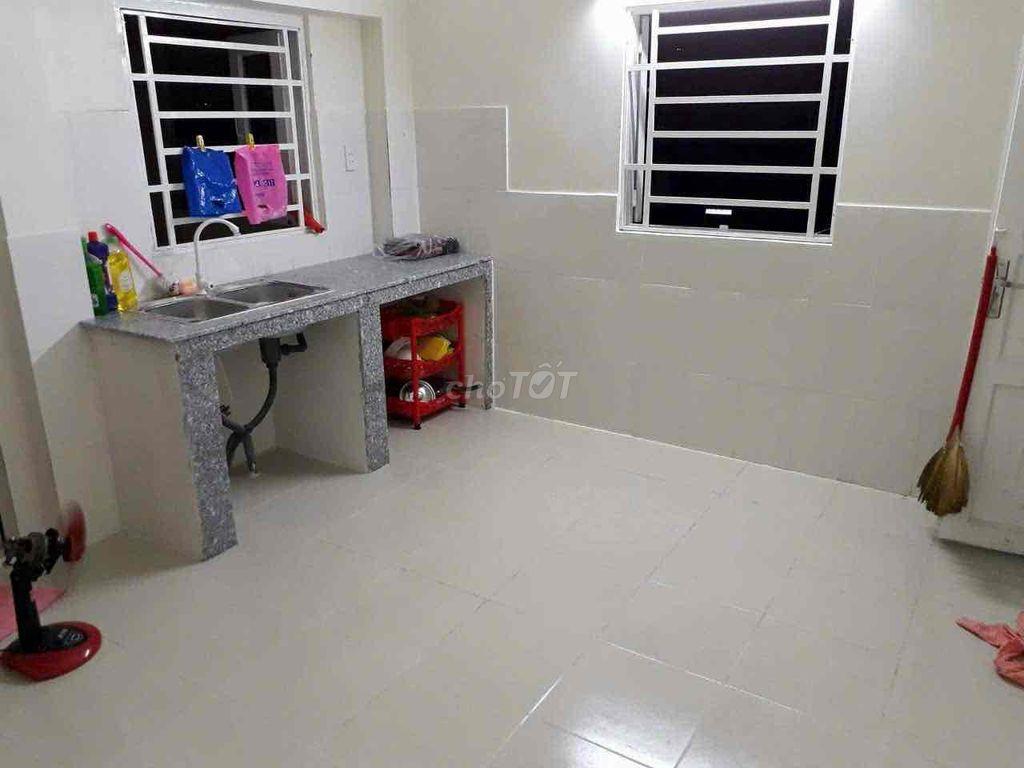 PHÒNG TRỌ 18M2, CÓ GÁC LỬNG, Đ.LÊ TRỌNG TẤN