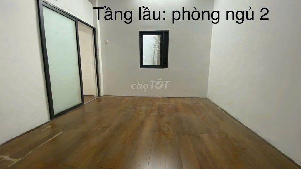 Trống (từ ngày 10/8/2026) 1 phòng ngủ (lầu 1) trong nhà nguyên căn