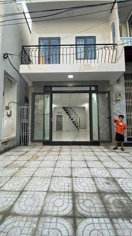 Trống (từ ngày 10/8/2026) 1 phòng ngủ (lầu 1) trong nhà nguyên căn
