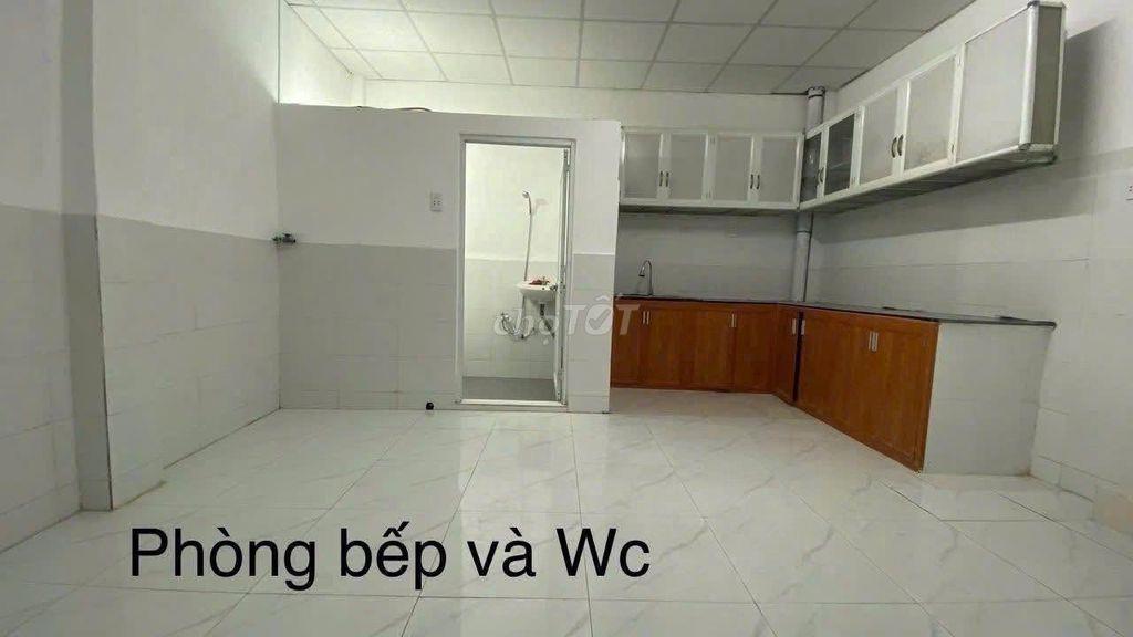 Trống (từ ngày 10/8/2026) 1 phòng ngủ (lầu 1) trong nhà nguyên căn