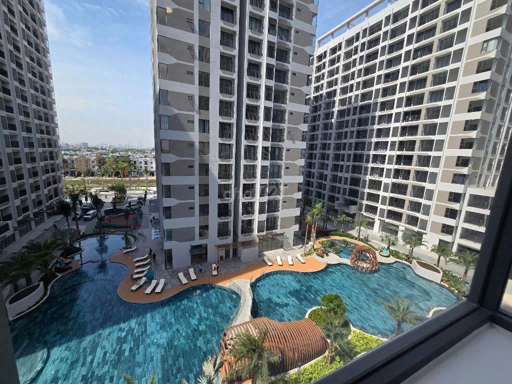 Bán căn hộ MT Eastmark City 99m2 3PN + 3WC, sổ hồng sẵn, mới 100%.
