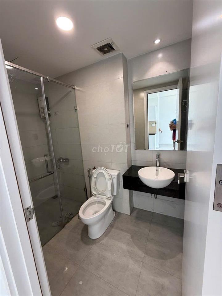 Bán chung cư Ricca 3pn + 3wc dt 115m2 có sổ hồng căn hộ mới bàn giao.