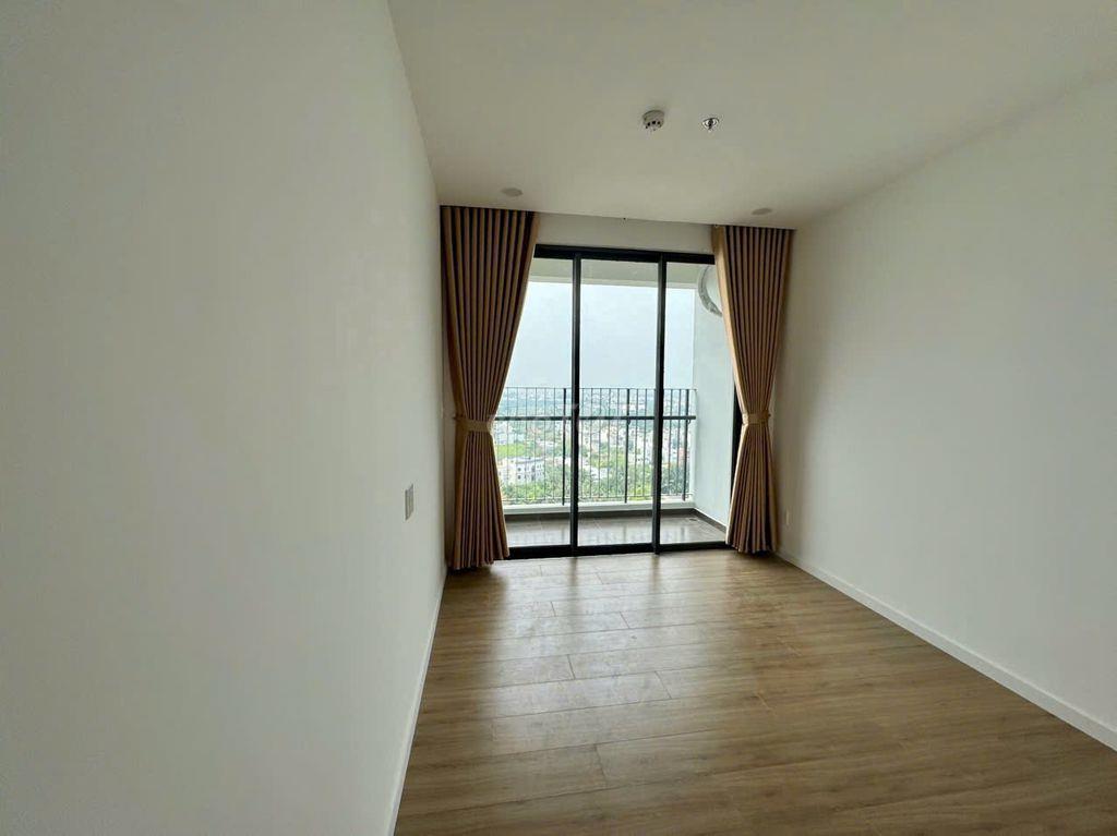 CHO THUÊ CC MT.EASTMAST CITY 3PN + 3WC NT CƠ BẢN GIÁ 7.5TR/TH.NHÀ MỚI.