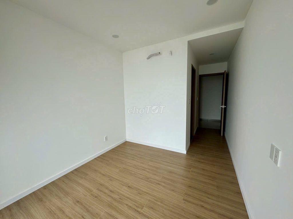 CHO THUÊ CC MT.EASTMAST CITY 3PN + 3WC NT CƠ BẢN GIÁ 7.5TR/TH.NHÀ MỚI.