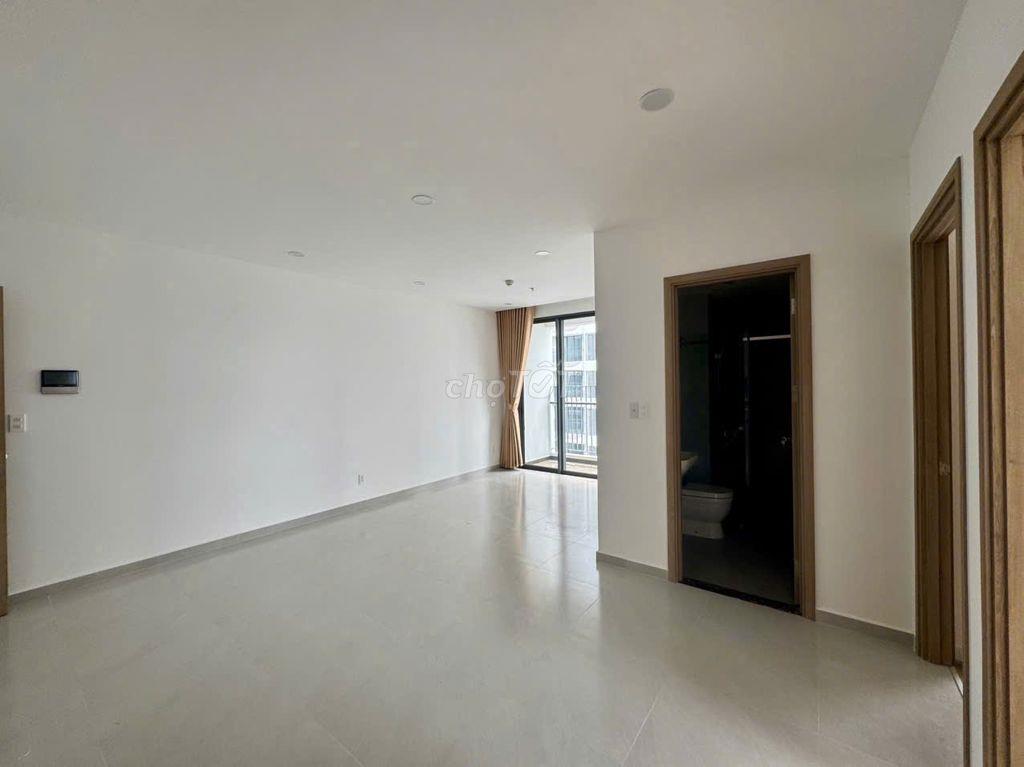 CHO THUÊ CC MT.EASTMAST CITY 3PN + 3WC NT CƠ BẢN GIÁ 7.5TR/TH.NHÀ MỚI.