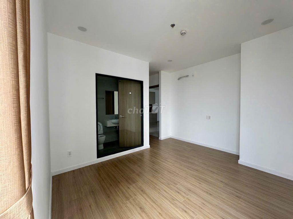 CHO THUÊ CC MT.EASTMAST CITY 3PN + 3WC NT CƠ BẢN GIÁ 7.5TR/TH.NHÀ MỚI.