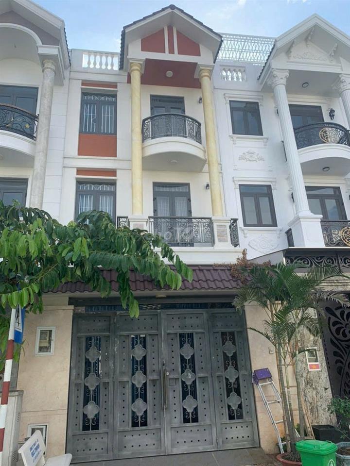 Cho thuê gấp biệt thự Centana City, nhà 3 tầng giá 13tr, 80m2, 4PN,3WC