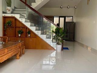 Cho thuê gấp biệt thự Centana City, nhà 3 tầng giá 13tr, 80m2, 4PN,3WC