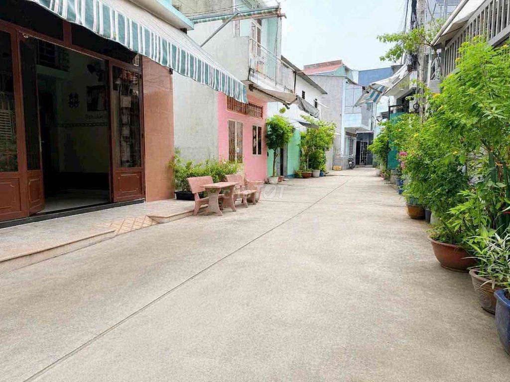 nhà cũ - tiện xây mới Cách Mạng tân phú - nhỉnh 6 tỷ