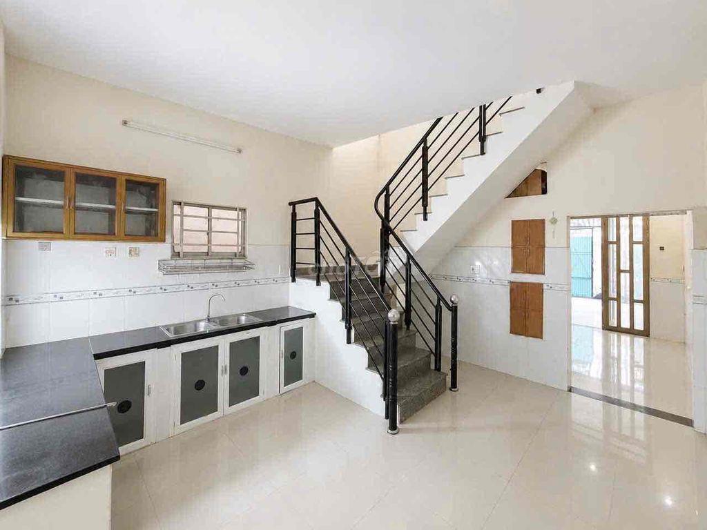 nhà cũ - tiện xây mới Cách Mạng tân phú - nhỉnh 6 tỷ