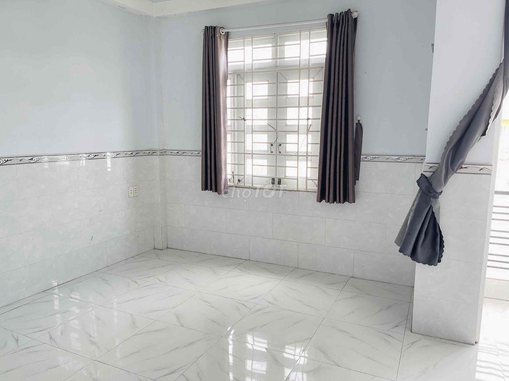 Phòng có ban công, cửa sổ trời mới đẹp, 23m2- Gần Công viên chợ Cây Sộ
