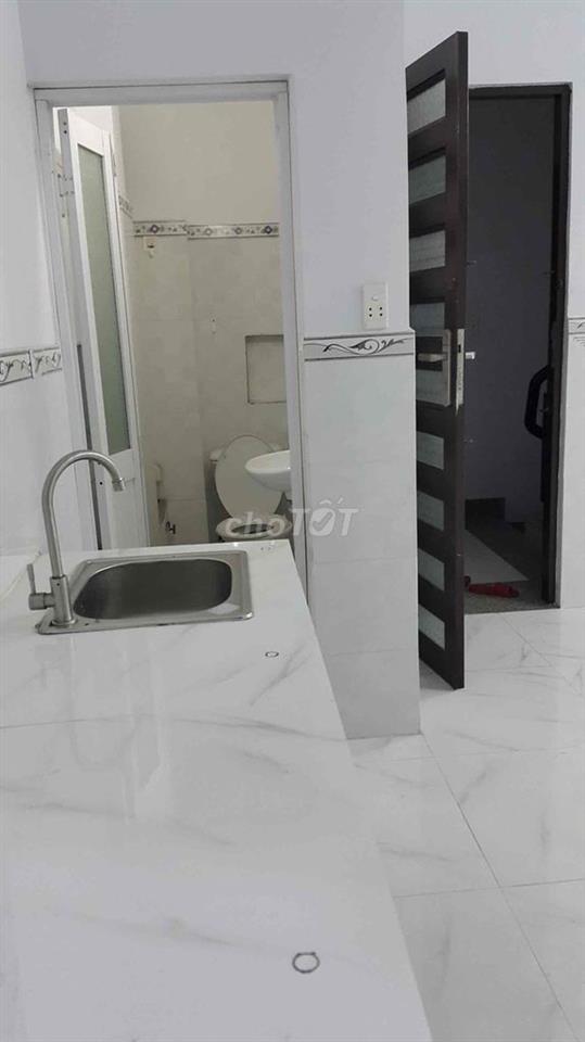 Phòng có ban công, cửa sổ trời mới đẹp, 23m2- Gần Công viên chợ Cây Sộ