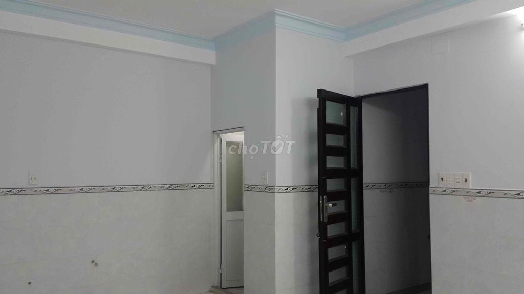 Phòng có ban công, cửa sổ trời mới đẹp, 23m2- Gần Công viên chợ Cây Sộ