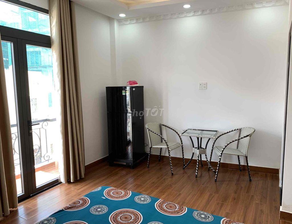P.24 m2 mới, sạch, đẹp, dân V.phòng ở, có ban công cửa lớn mở ra mặt t