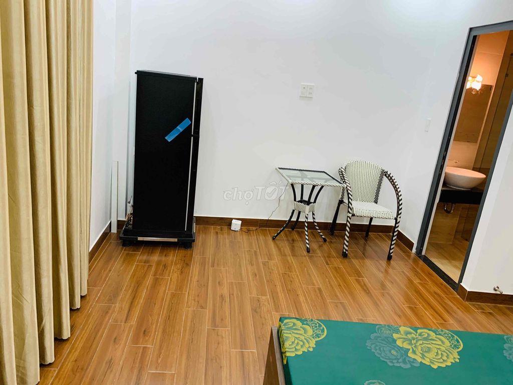 P.24 m2 mới, sạch, đẹp, dân V.phòng ở, có ban công cửa lớn mở ra mặt t