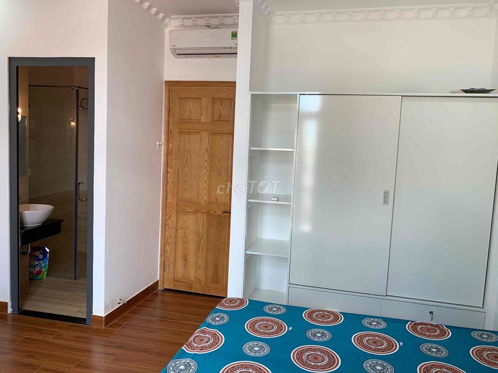 P.24 m2 mới, sạch, đẹp, dân V.phòng ở, có ban công cửa lớn mở ra mặt t
