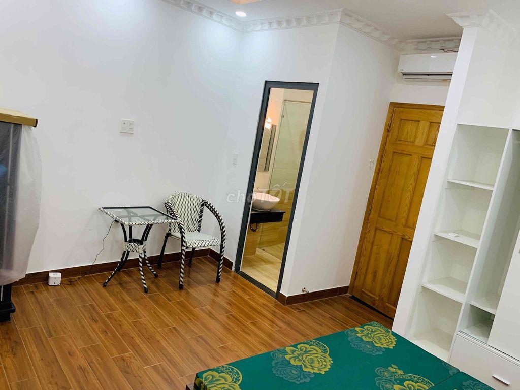 P.24 m2 mới, sạch, đẹp, dân V.phòng ở, có ban công cửa lớn mở ra mặt t