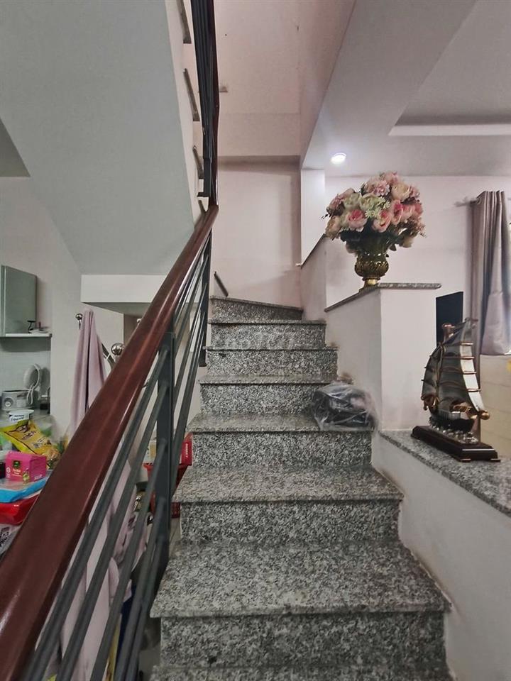Chủ cần tiền bán gấp nhà 181m2 bình trưng Tây quận 2 cũ
