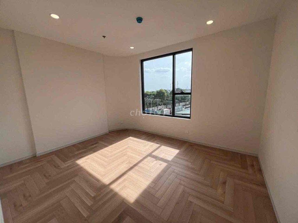 SUẤT NGOẠI GIAO CĂN 2PN2WC 68m2 view hồ bơi giá bán 3,8 tỷ ký HĐMB CĐT