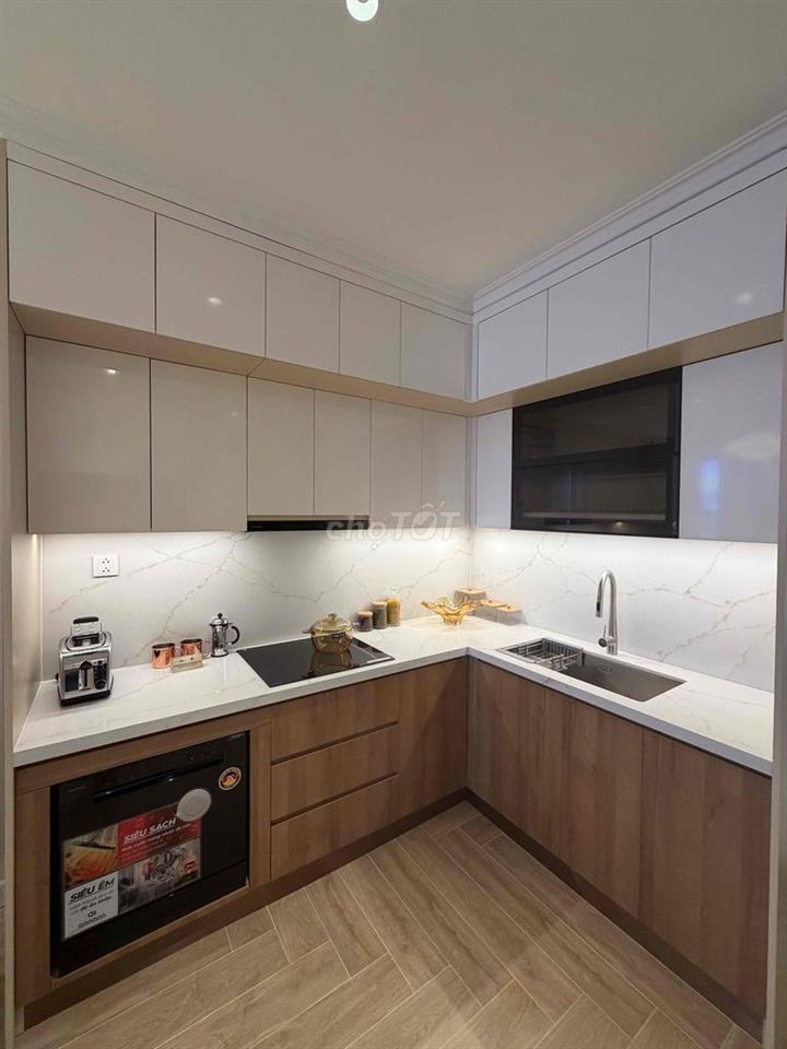 SUẤT NGOẠI GIAO CĂN 2PN2WC 68m2 view hồ bơi giá bán 3,8 tỷ ký HĐMB CĐT