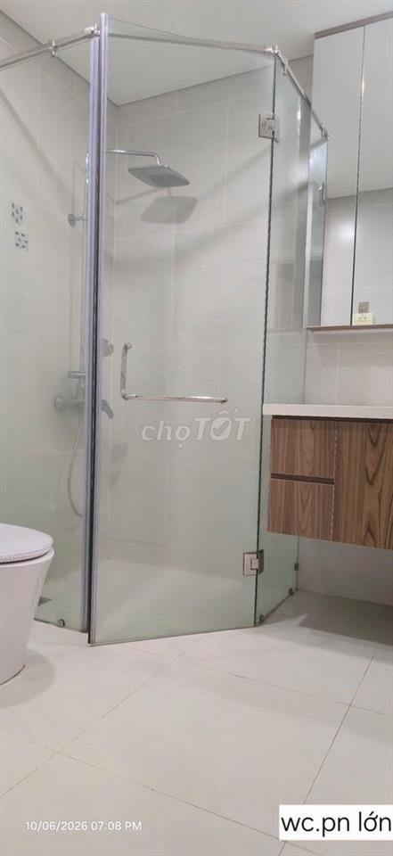 Chính chủ bán căn hộ đầy đủ nội thất cao cấp. Chỉ xách vali vào ở ngay