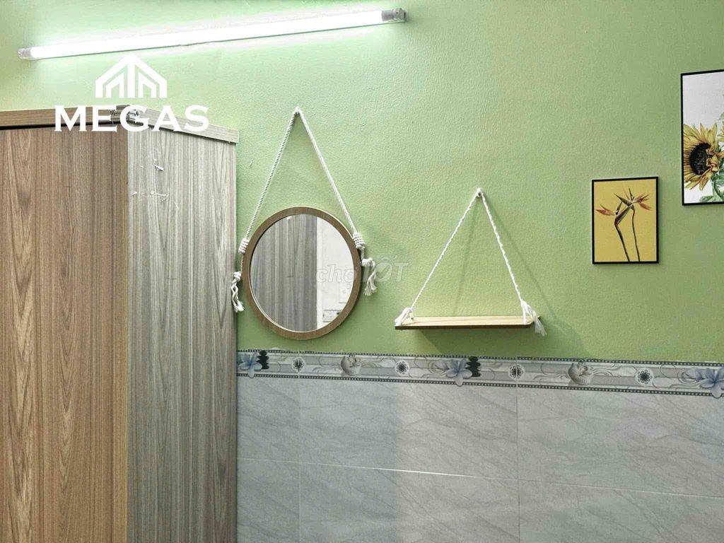 Ngay chợ Thủ Đức - Studio đầy đủ nội thất - Có thang máy,hầm xe - 2tr8