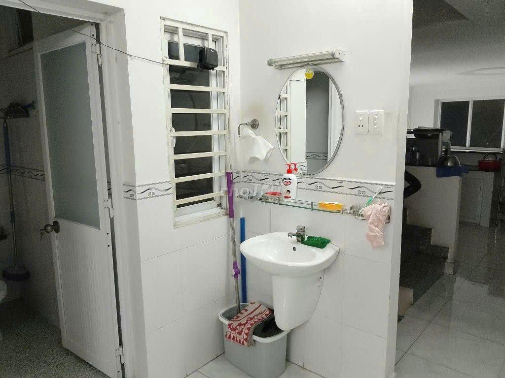 BÁN NHÀ 3 TẦNG ĐƯỜNG 970 P PHÚ HỮU QUẬN 9 6,65 TỶ/81M2 Đ OTO THÔNG