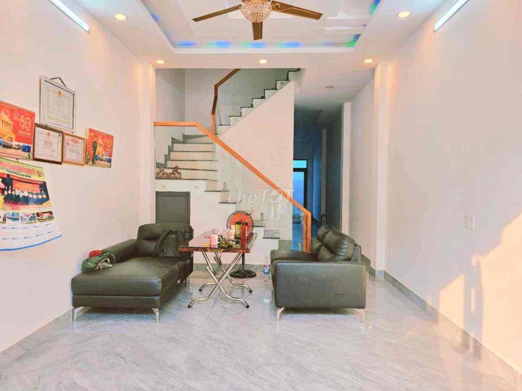 Bán nhà Gần cầu xây dựng P Phú Hữu Q9 77m2 2 tầng 6,85 tỷ sổ hồng Đ8m