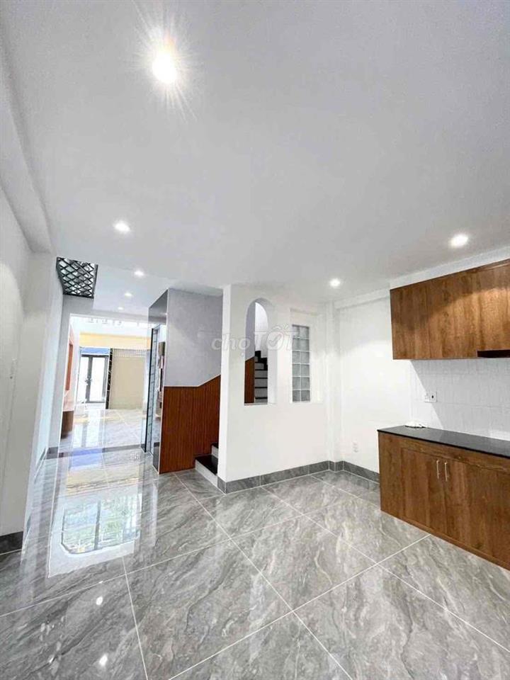 NHÀ 3 TẦNG 882- NGUYỄN DUY TRINH P PHÚ HỮU Q9 5,2 TỶ