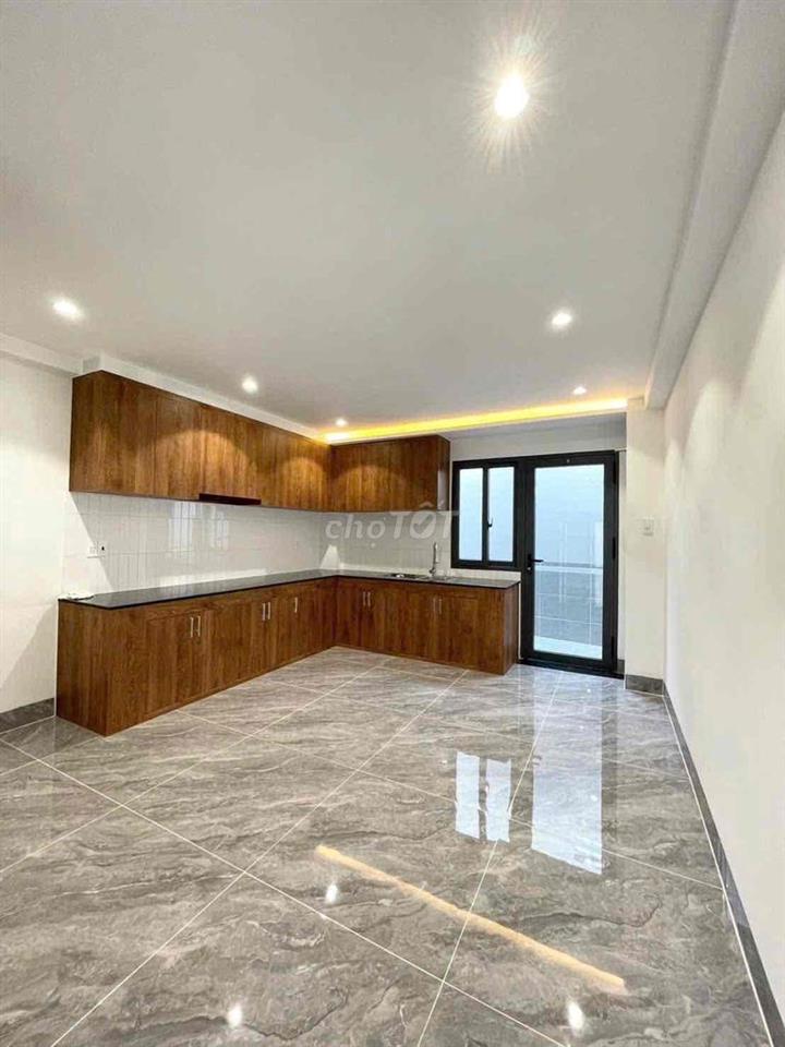 NHÀ 3 TẦNG 882- NGUYỄN DUY TRINH P PHÚ HỮU Q9 5,2 TỶ