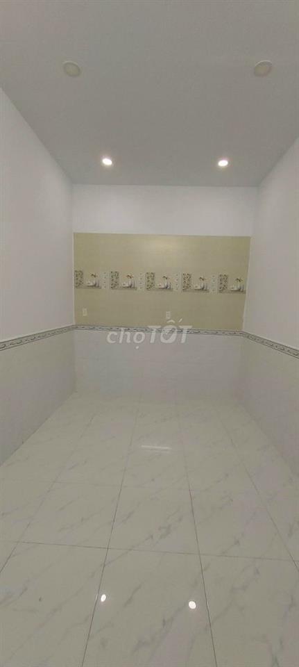 CHÍNH CHỦ - NHÀ TRƯỜNG TIỂU HỌC PHÚ HỮU QUẬN 9 3PN SÂN ĐẬU OTO 8TR