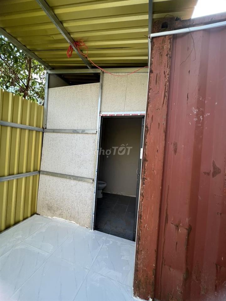 CHO THUÊ 150M2 ĐẤT + CONTAINER P PHÚ HỮU Q9 GIÁ 4TR