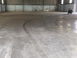 KHO XƯỞNG, MẶT BẰNG 520M2 18x28m trần cao có văn phòng xe tải lớn