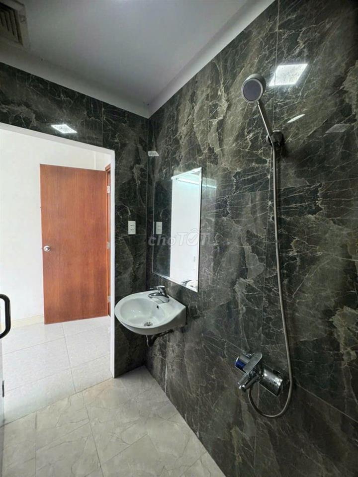 CHO THUÊ PHÒNG TRỌ 2,5TR GẦN KHU CÔNG NGHỆ CAO Q9 CÓ MÁY LẠNH