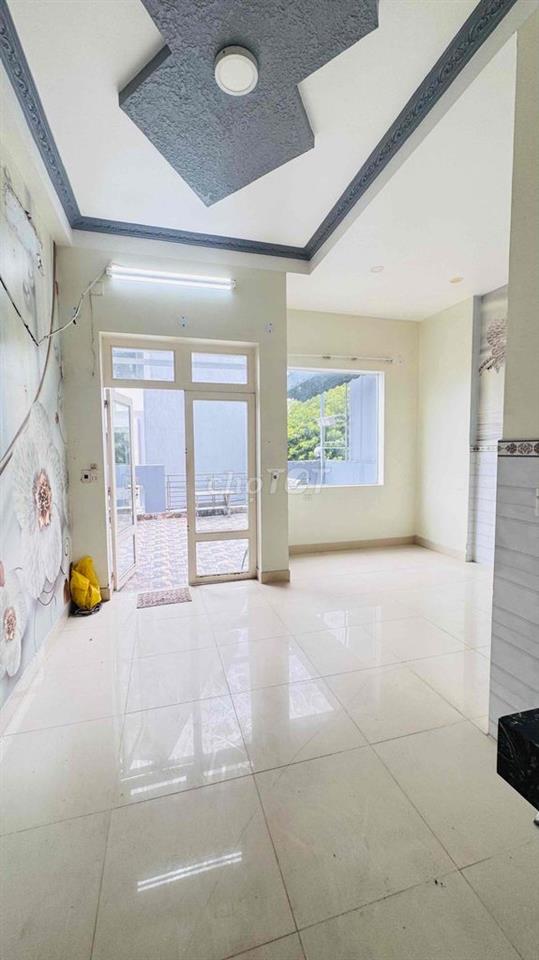 NHÀ 3 tầng 96m2 6x16m Đường gò cát giáp Quận 2