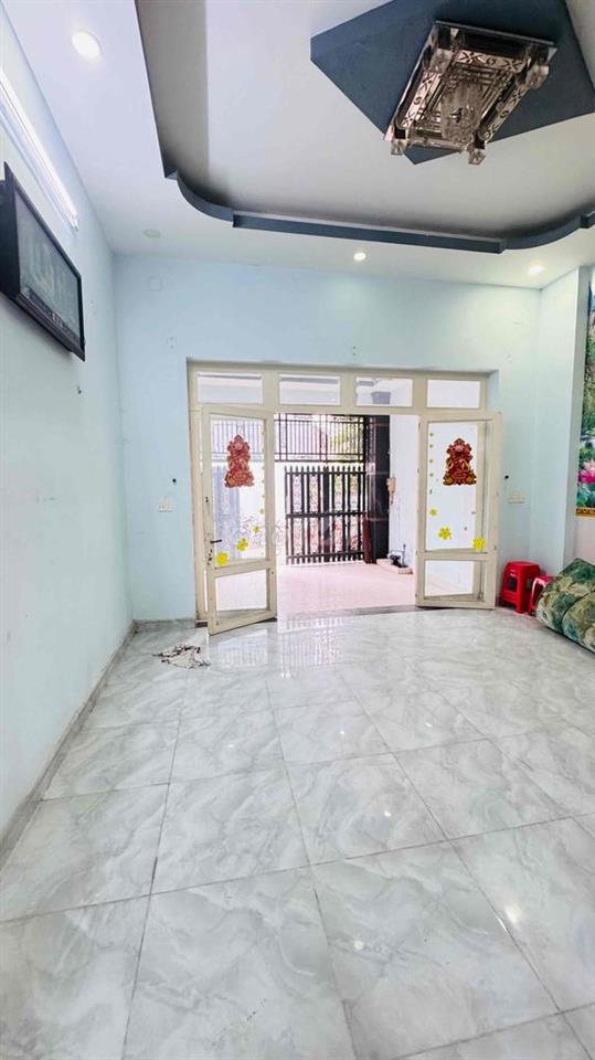 NHÀ 3 tầng 96m2 6x16m Đường gò cát giáp Quận 2
