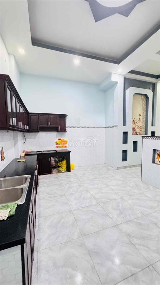NHÀ 3 tầng 96m2 6x16m Đường gò cát giáp Quận 2
