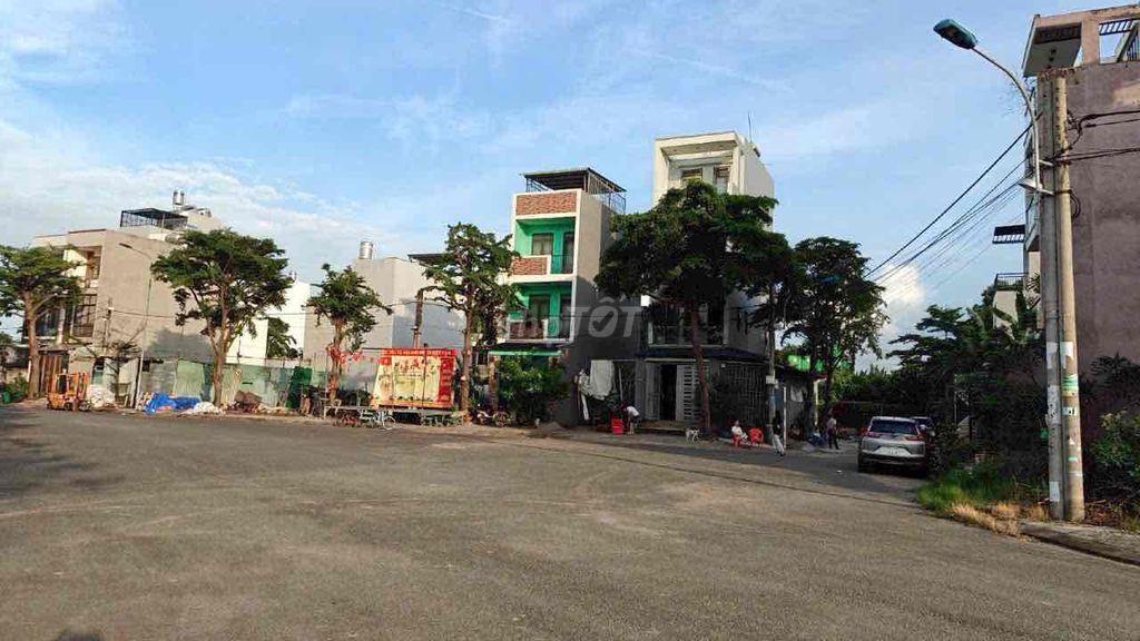 Đất Phú Hữu Long Trường Quận 9 62m2 3 tỷ sổ hồng đường 20m