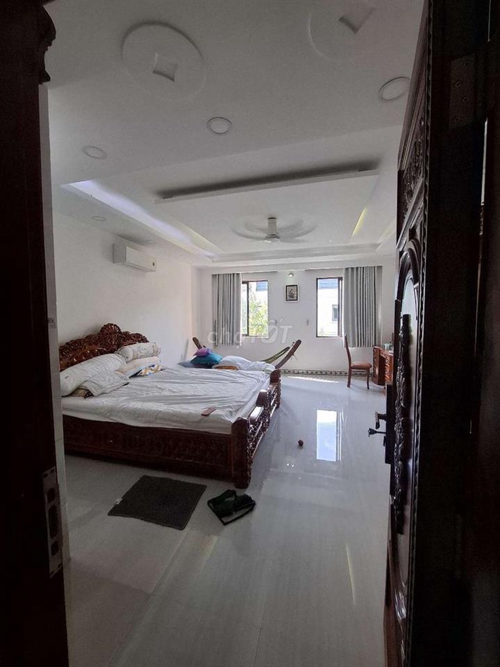 Cho Thuê nhà 35Tr TL Nội Thất 1Trệt 3Lầu có 3PN và 1 Sàn Trống làm VP
