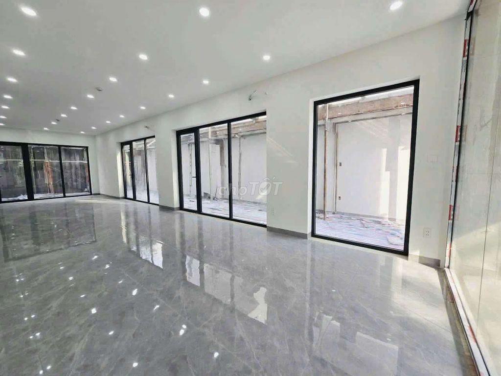 Cho Thuê Tòa Nhà Văn Phòng Có Hầm và 4 Lầu Sàn Trống mới Xây Xong 