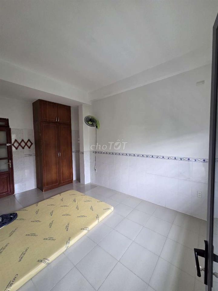 Cho thuê phòng đôi giáp Bình Thạnh và cầu Bình Triệu