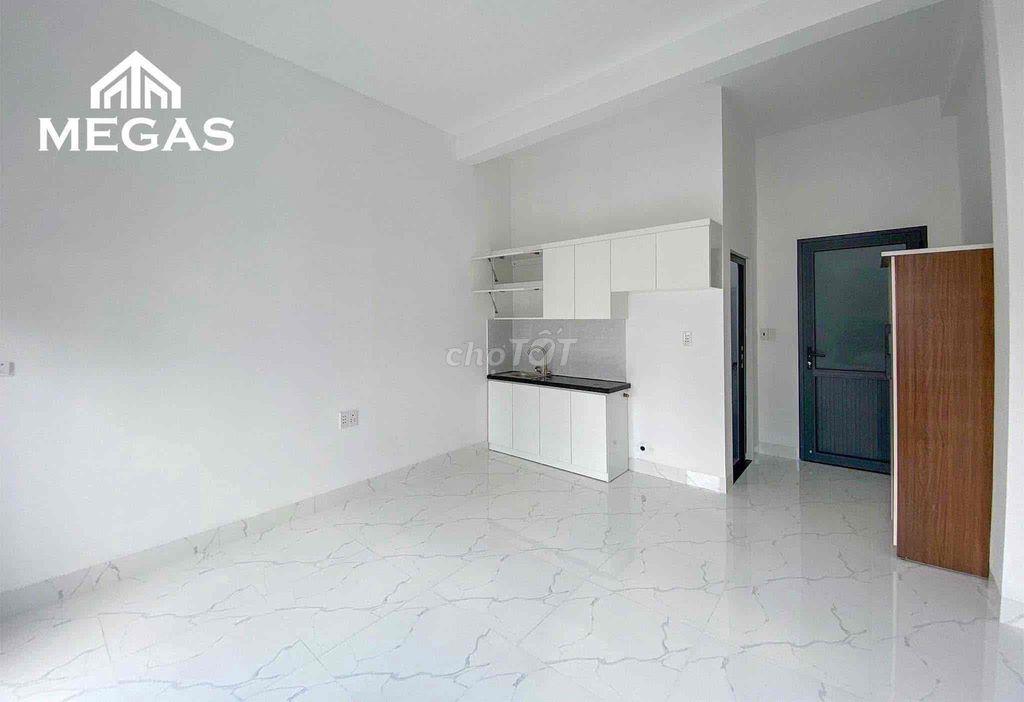 Studio cửa sổ ban công thoáng khu nhà phố Manhattan