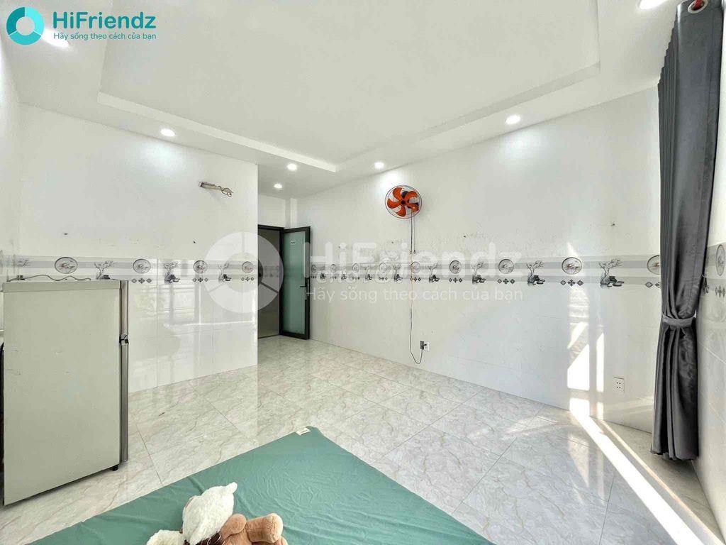 Studio ban công tại khu nhà phố