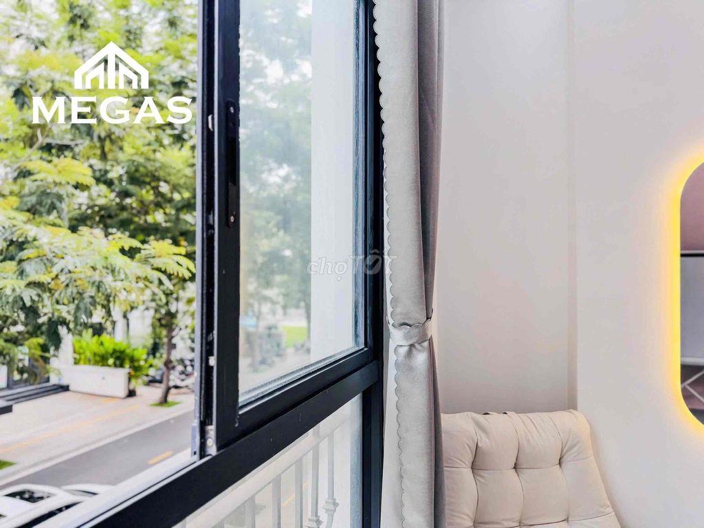 Studio cửa sổ thoáng tại khu nhà phố