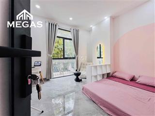 Studio cửa sổ thoáng tại khu nhà phố
