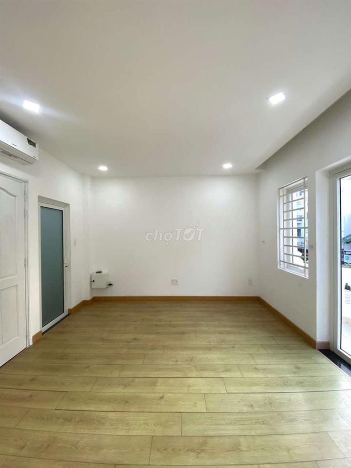 14tr nhà phố 1 trệt 2 lầu trống sẵn dễ xem nhà