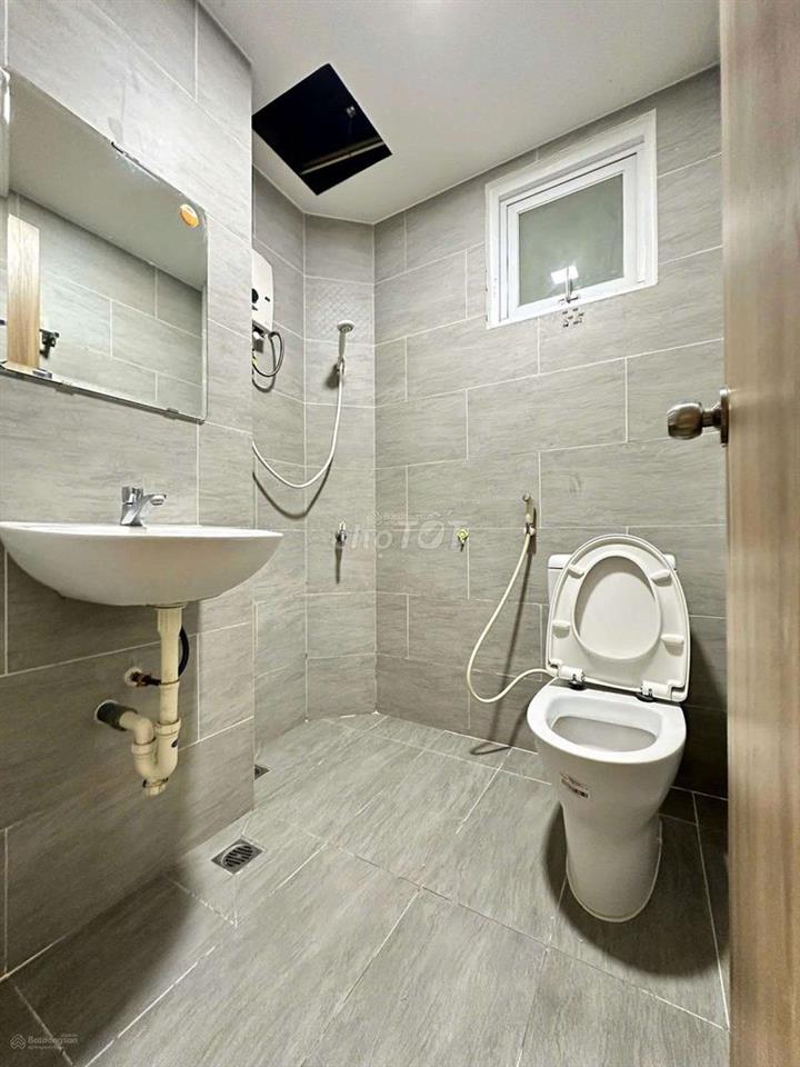6tr5 cọc 1th căn 2pn2wc ạ